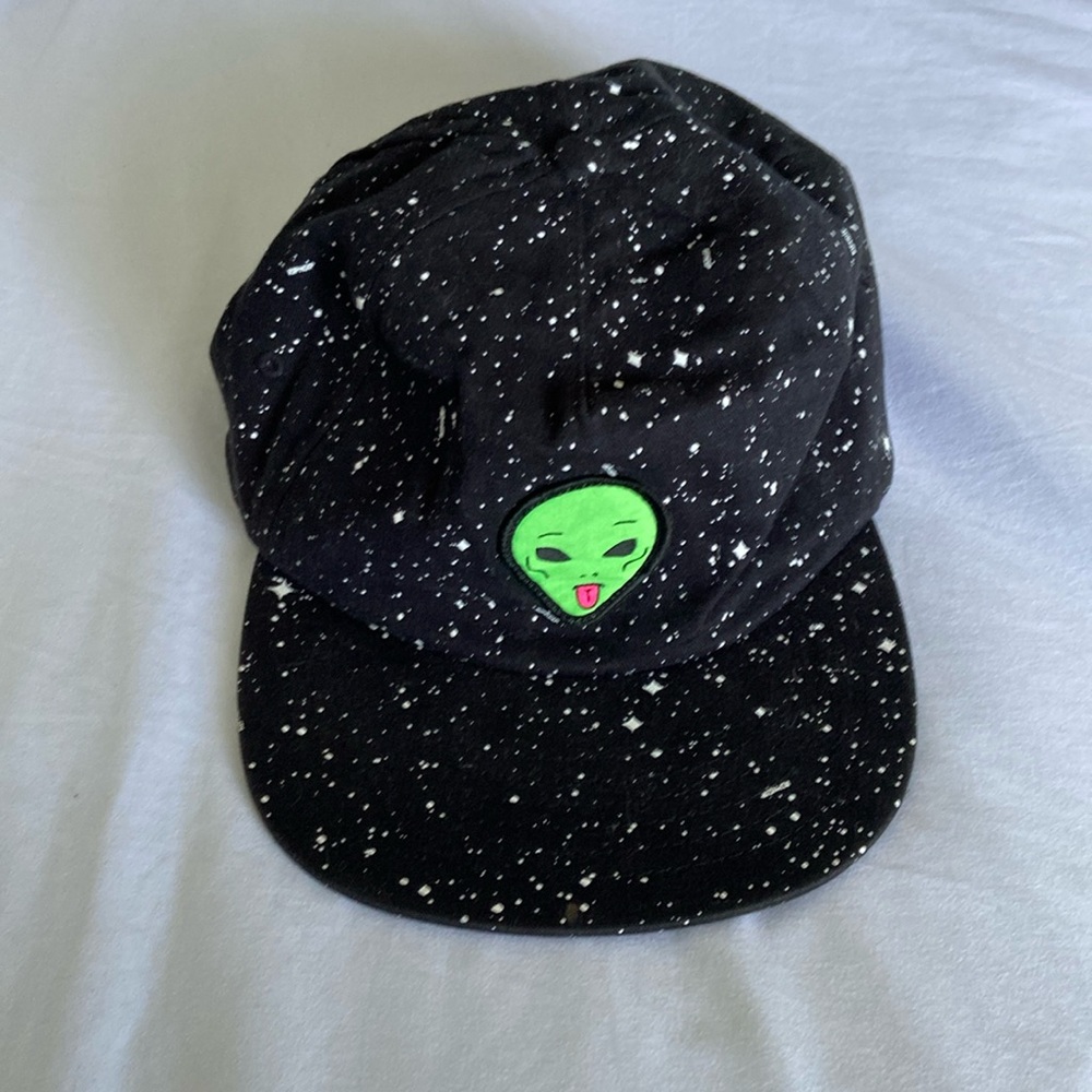 NWOT alien SnapBack